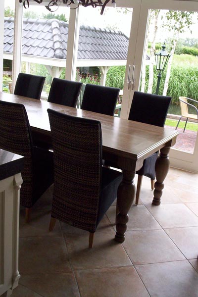 ook deze tafel is door ons gemaakt!